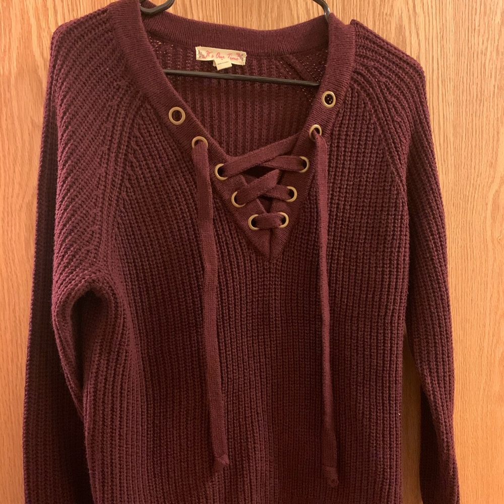 Maroon sweater